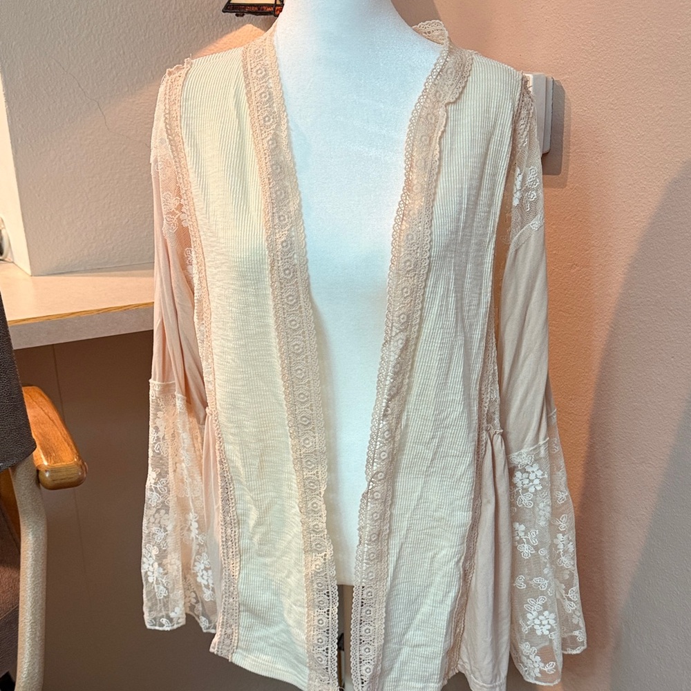 POL Cream Lace-Trimmed Top